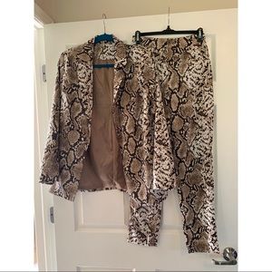 Snake Pants Suit Set 🔥🔥🔥